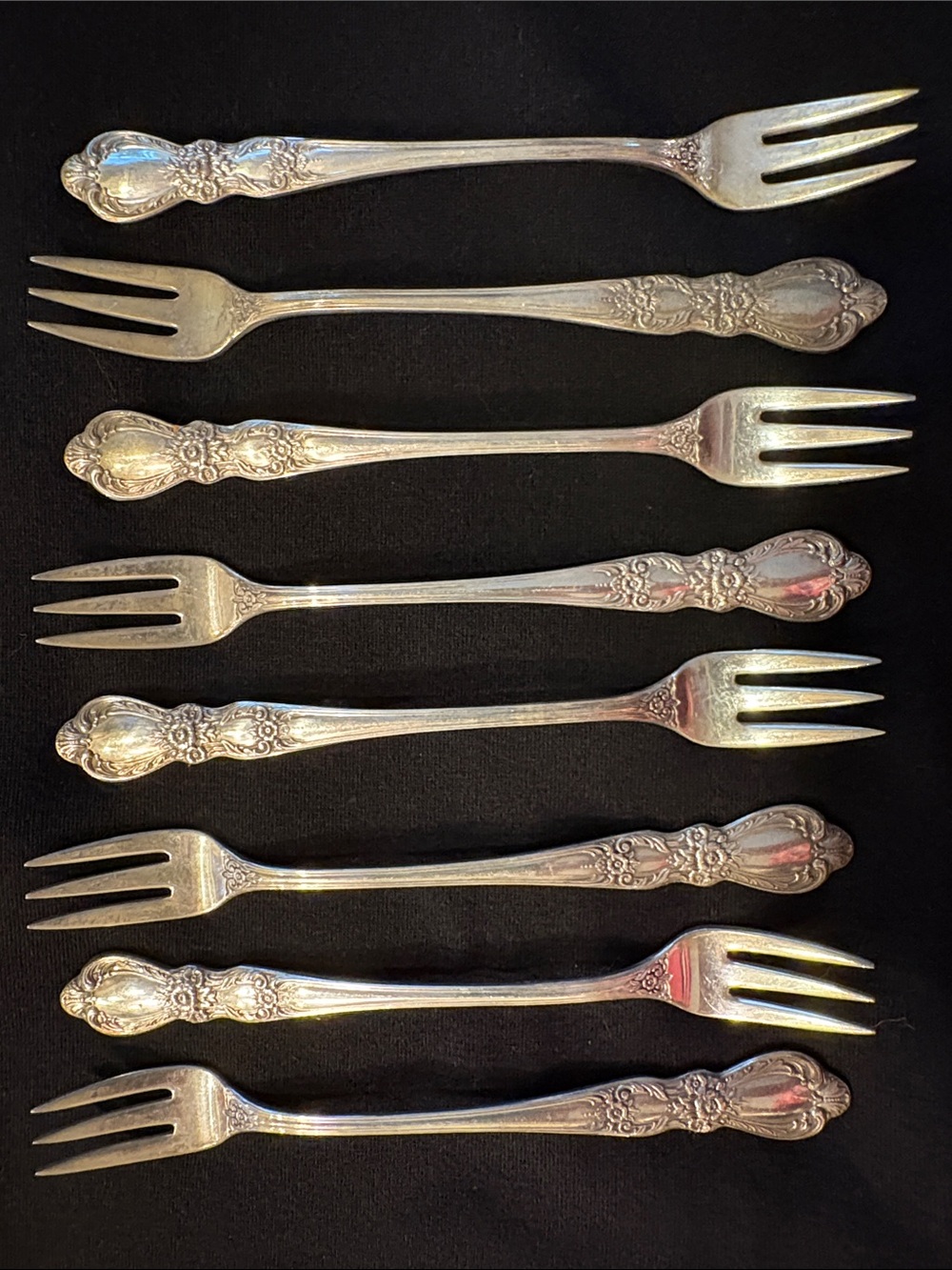 Set of 8 Cocktail Seafood Forks 1847 Rogers Bros. Heritage Pattern